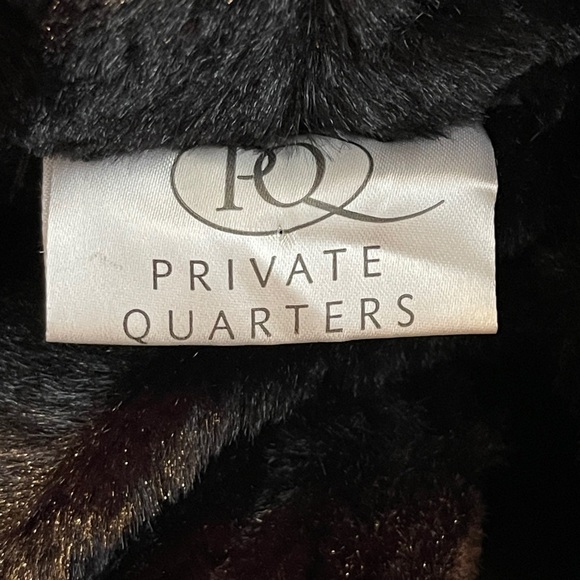 Private Quarters Touch of Mink‎ Vest Black - Picture 8 of 8